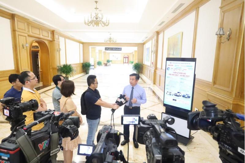 Ông Nguyễn Minh Đức- Tổng biên tập báo Kinh tế và Đô thị chia sẻ với cánh phóng viên tại Lễ ra mắt Tuần lễ Giao lưu Du lịch golf 2022
